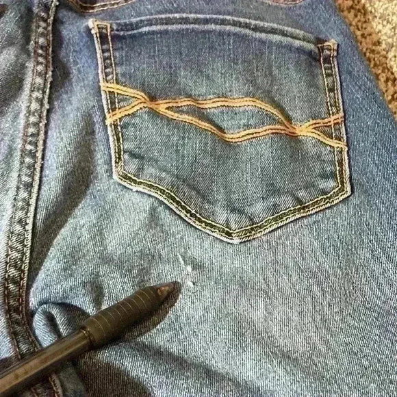 Abercrombie and Fitch Jeans- distressed, 4L - Picture 9 of 10